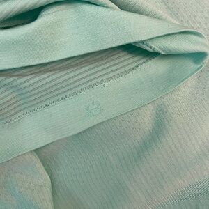 lululemon athletica Swiftly Tech Short Sleeve Tee, never worn.
